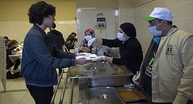 Tepebaşı Belediyesi, öğrencilerin yanında