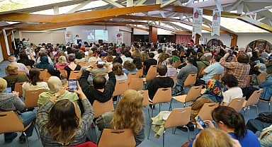 Tepebaşı Belediyesi tarafından düzenlenen söyleşiye Katılan Dr. Gülseren Budayıcıoğlu 'görünmeyen kadınları' anlattı