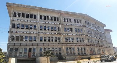 Torbalı'da belediye hizmet binası kız öğrenciler için yurda dönüştürülüyor