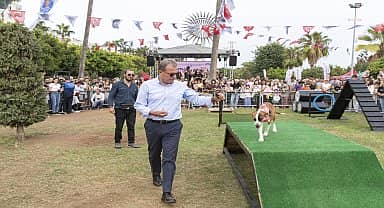 Vahap seçer, 4. Mersin Pati Festivali'nde hayvanseverlerle ve can dostlarla buluştu