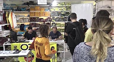 Yenişehir Belediyesi'nden öğrencilere okul kıyafeti desteği