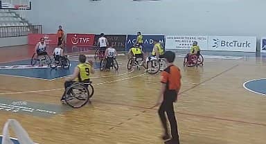 Yozgat'ın engelliler basketbol takımı, ekonomik sıkıntılar nedeniyle lig müsabakalarına ara verdi