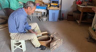 Yozgat'ta yaşayan Servet Topuz, hobi olarak başladığı saz yapımını geliştirip köyünde atölye kurdu