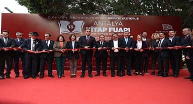 13. Antalya Kitap Fuarı kapılarını açtı