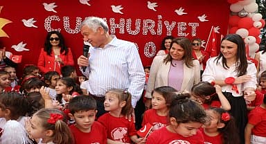 Adana Büyükşehir gündüz bakımevlerinde cumhuriyetin 100. yılı coşkusu