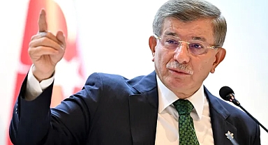 Ahmet Davutoğlu: “Bu karar demokrasiye ve hukuk devletine darbedir”