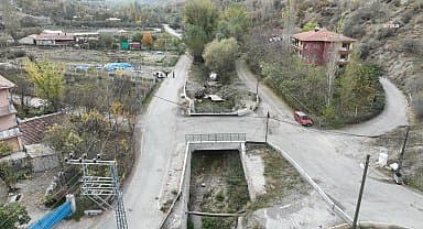 Ankara Büyükşehir Belediyesi, menfez ve dere geçiş köprüsü çalışmalarını sürdürüyor