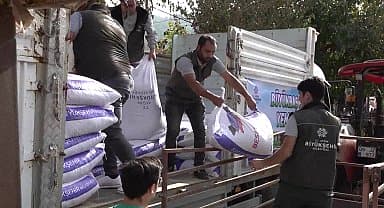 Aydın Büyükşehir Belediyesi'nden selden etkilenen üreticiye yem desteği