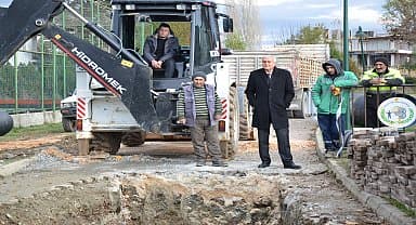 Bozüyük Belediyesi'nden kanal boyunda kanalizasyon hattı yenileme çalışması