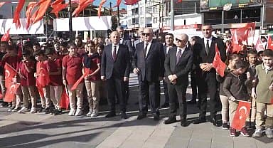 Büyükçekmece'de Atatürk'ü Anma Günü'nde 3 Atatürk Anıtı törenle açıldı