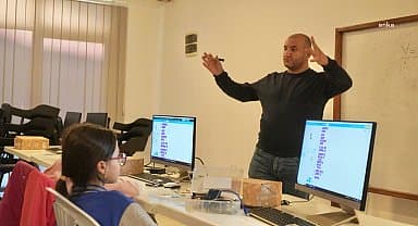Çeşme'de robotik kodlama eğitimi başladı