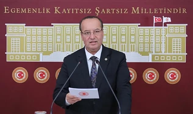 Cevdet Akay: “İletişim Başkanlığı, Dışişleri Bakanlığı'nı baypas etmeye çalışıyor”