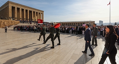 CHP Genel Başkanı Özel ve o parti yönetimi Anıtkabir’i ziyaret etti