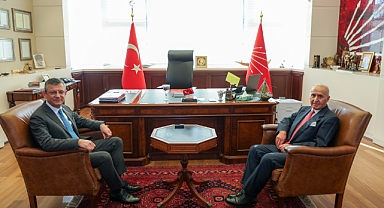 CHP Genel Başkanı Özgür Özel, Hikmet çetin ile bir araya geldi