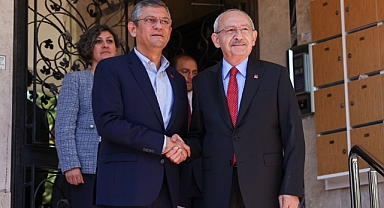 CHP Genel Başkanı Özgür Özel ve eşi, Kılıçdaroğlu'nu evinde ziyaret etti