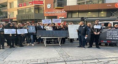 CHP Konak İlçe Başkanlığı'ndan 'Ogün Samast' protestosu: "Adaletin cenazesini yerde bırakmayız"