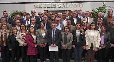 CHP'li belediye meclis üyelerinden Başkan Soyer'e destek: "Başaramayacaksınız. İzmir halkı olarak bizler size izin vermeyeceğiz"