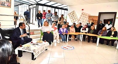 Çukurova Belediyesi Başkanı Çetin, kadınlarla buluştu