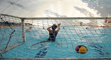 Cumhuriyet kızları gözünü kupaya dikti