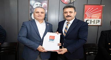 Dikili Belediye Başkanı Adil Kırgöz adaylık başvurusu yaptı