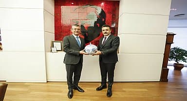 Dikili Belediye Başkanı Kırgöz'den CHP Genel Başkanı Özel'e ziyaret