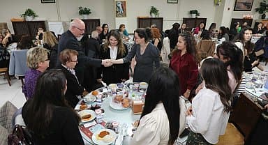 Eskişehir Odunpazarı Belediye Başkanı Kazım Kurt öğretmenler ile buluştu