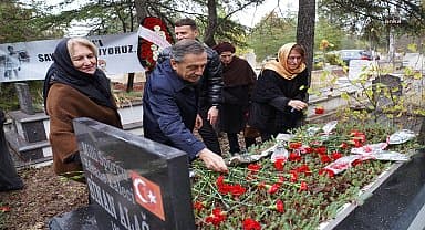 Eskişehirsporlu Milli Kaleci Sinan Alağaç, kabri başında anıldı