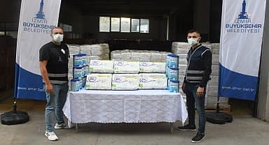 İzmir Büyükşehir Belediyesi bez ve mama desteğinde 100 bini aştı