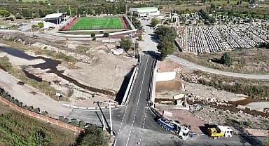 İzmir'de 60 yıllık Nif Çayı Köprüsü yenilerek trafiğe açıldı