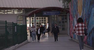 İzmir'de gençler derse "günaydın çorbası" içerek giriyor