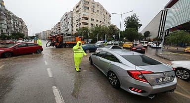 İzmir'de metrekareye 58,5 kilogram yağış düştü