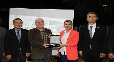 İzmit Belediyesi'nce hizmete açılan Sekalılar Lokalindeki ilk etkinlikte Mehmet Ali Kağıtçı anlatıldı 