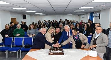 Karabağlar Belediye Başkanı Muhittin Selvitopu 24 Kasım Öğretmenler Günü'nü kutladı