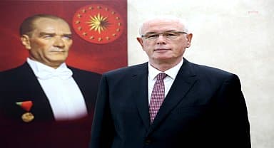 Kazım Kurt: "Cumhuriyet'in ikinci yüz yılında sizlere çok ihtiyacımız var"