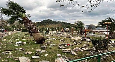 KDZ. Ereğli Belediyesi, felaketin açtığı yaraları sarmak için 600 personel ile seferber oldu