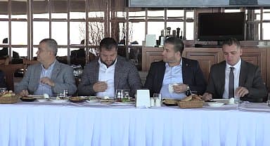 Konak Belediye Başkanı Abdül Batur esnafla bir araya geldi