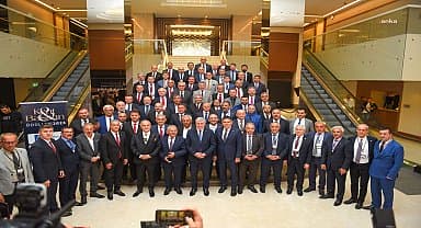 Konak Belediye Başkanı Batur'a 'Kent ve Başkan' ödülü