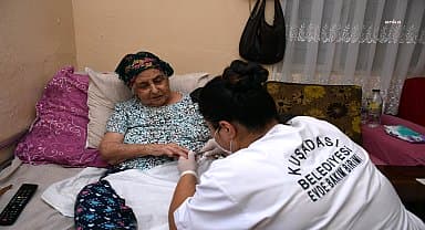 Kuşadası Belediyesi evde bakım hizmeti vermeye devam ediyor
