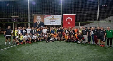 Kuşadası'nda düzenlenen Cumhuriyet Kupası'nda kazanan dostluk ve centilmenlik oldu