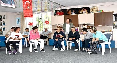 Kuşadası'nda engeller 'yaratıcı drama' eğitimi ile aşılıyor