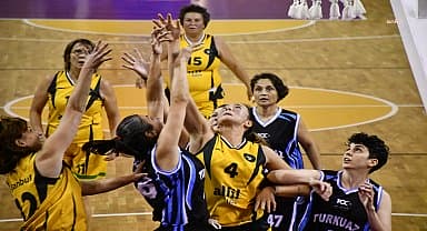 Lüleburgaz Belediyesi'nin kadınlar spor turnuvası Cumhuriyet Kupası tamamlandı 