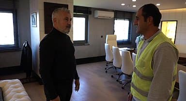 Manavgat Belediye Başkanı Sözen'den örnek çalışana ödül