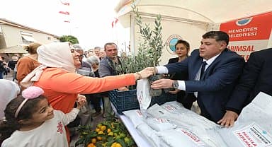 Menderes'te Mandalina Festivali'nde renkli görüntüler