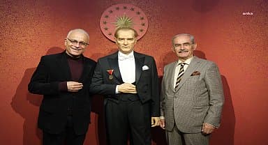 Merdan Yanardağ, Eskişehir'de Yılmaz Büyükerşen Balmumu Heykeller Müzesi'ni ziyaret etti