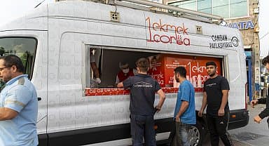 Mersin Büyükşehir'in '1 ekmek 1 çorba' uygulaması 61 noktada başladı