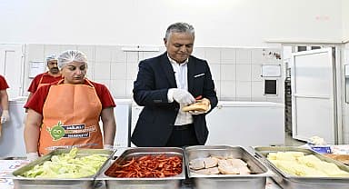 Muratpaşa Belediyesi'nin 'okul menüsü' programı devam ediyor