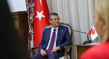 Özgür Özel: 