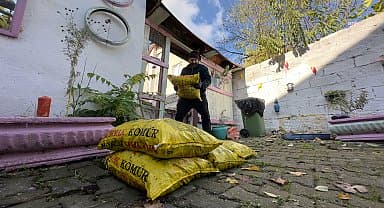 Safranbolu Belediyesi desteğe ihtiyacı olan vatandaşlara yakacak yardımına başladı