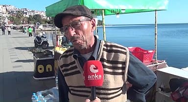 Sinoplu kestane satıcısı Demirbaş: "Geçen sene 100 gram kestane satarken müşteriler sıraya giriyordu ama şimdi bakıp alamayanlar var"