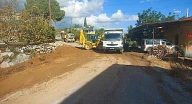 Tarsus Belediyesi ekiplerinden şiddetli yağış sonrası acil müdahale